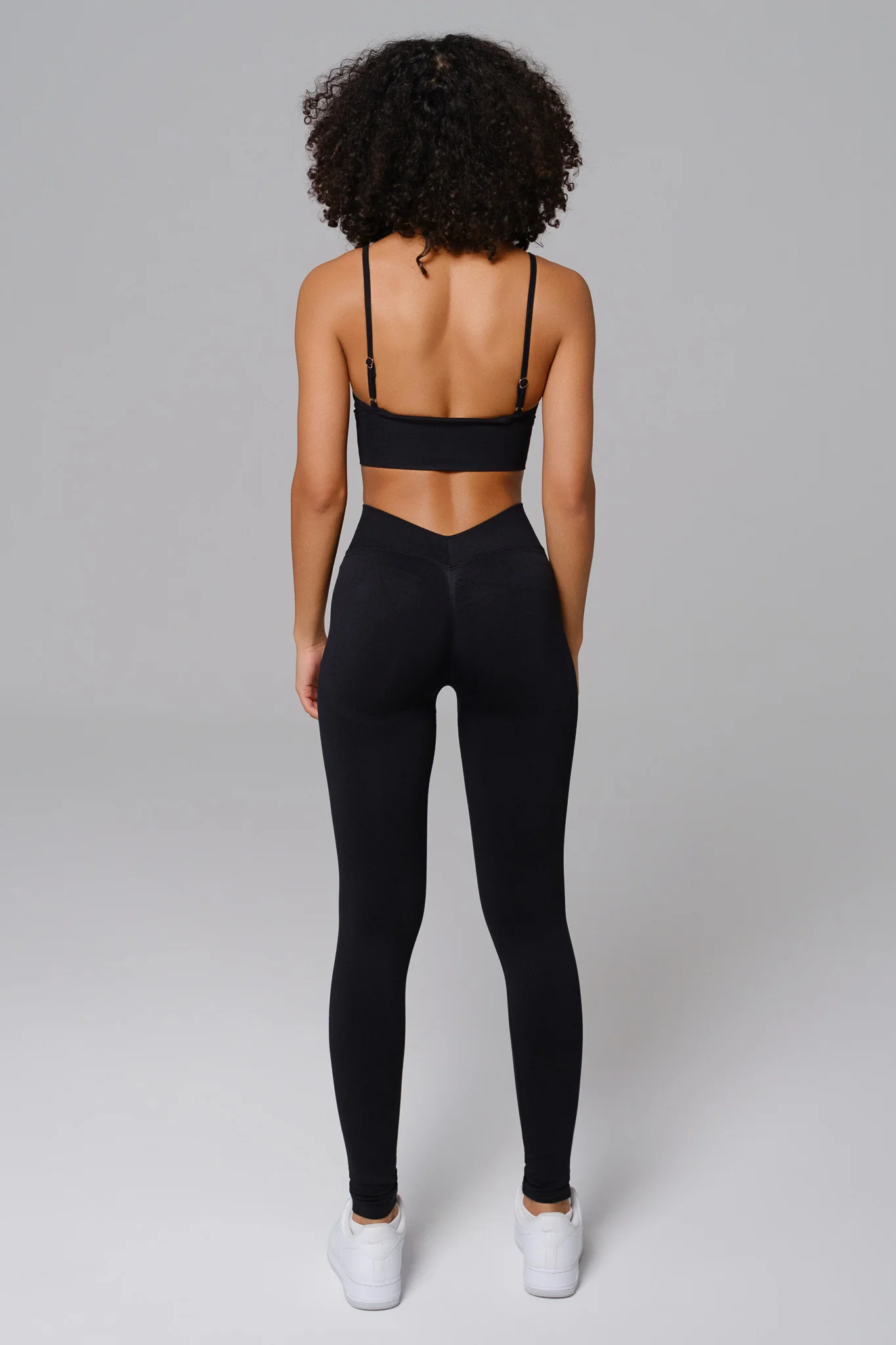 Asha Sports Bra - Black (FINAL SALE) - Image 4