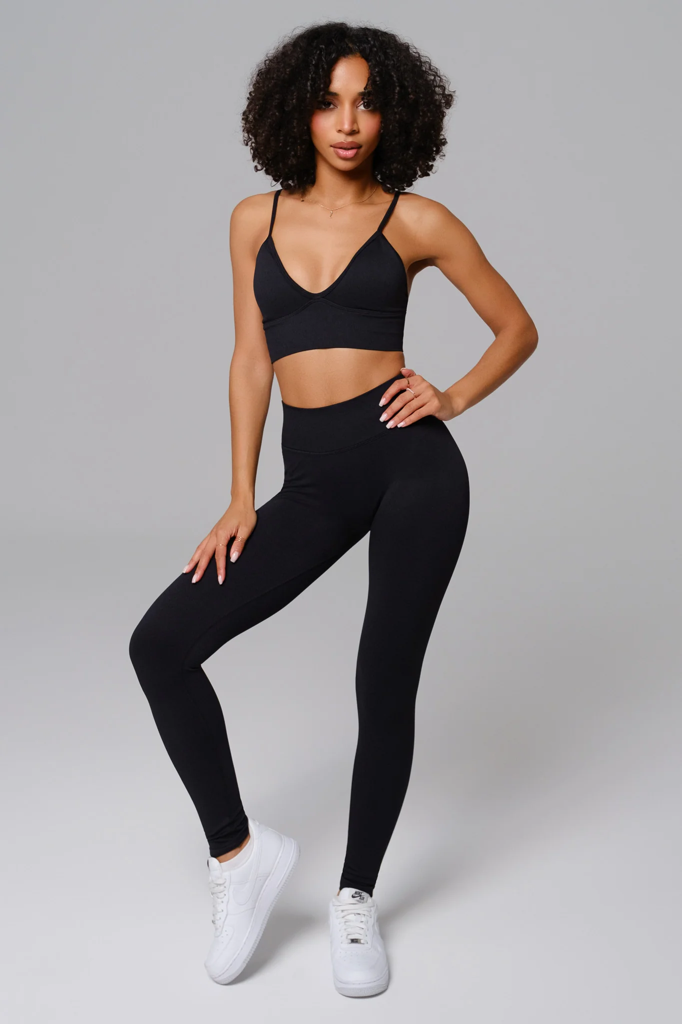 Asha Sports Bra - Black (FINAL SALE) - Image 5