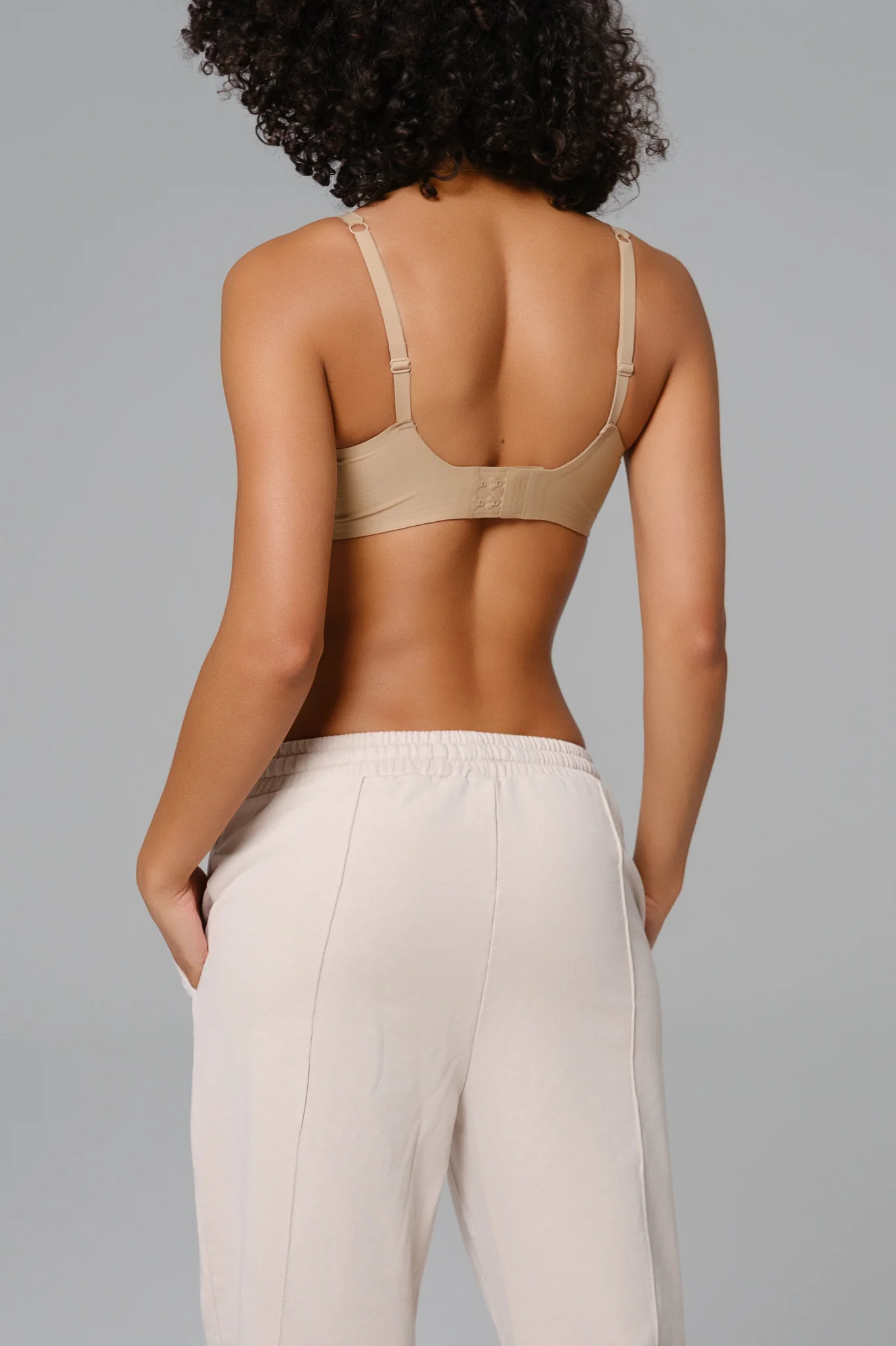 Seamless Plunge Bra - Sand - Image 4