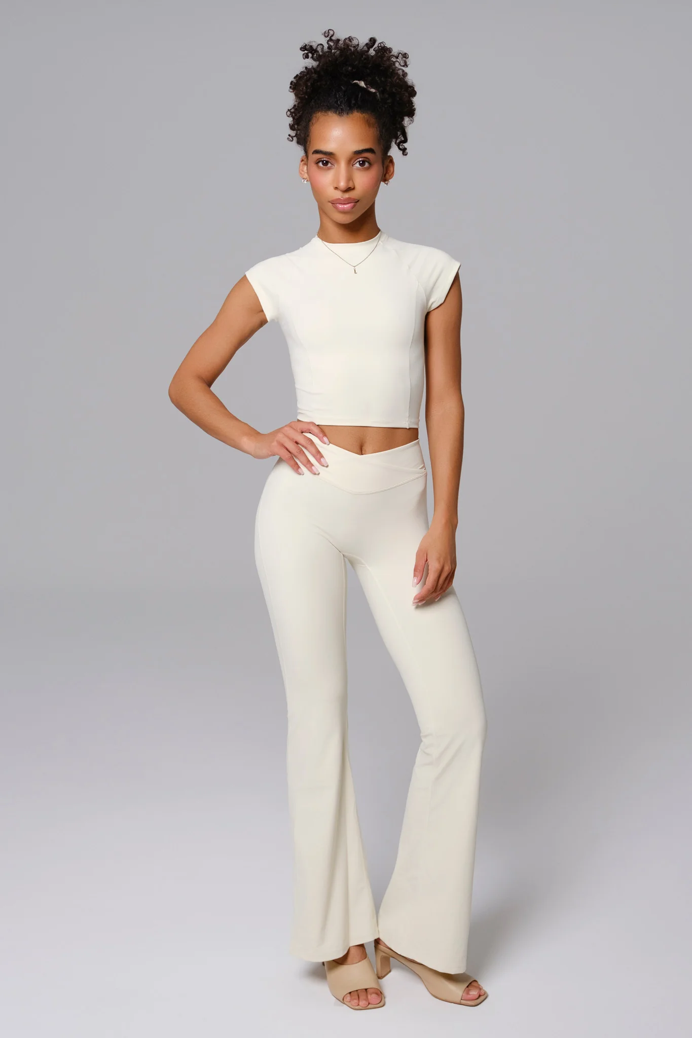 Zoe Flare Leggings - Soft Cream (FINAL SALE) - Image 3